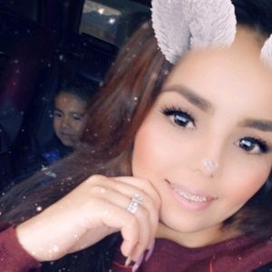 Meet your Posher, Claudia